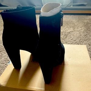 Women size 61/2  brand new steve madden